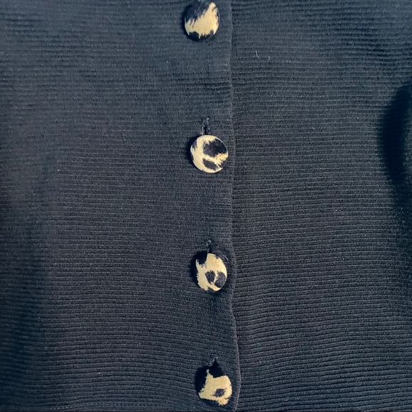 Vintage cropped top with leopard buttons - Picture 4 of 5